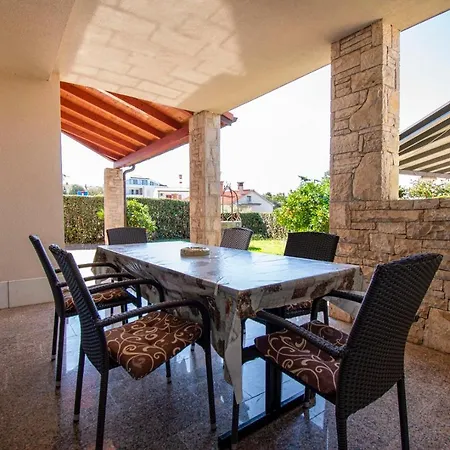 50m From The Apartman Pjescana Uvala