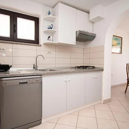 50m From The Apartman Pjescana Uvala