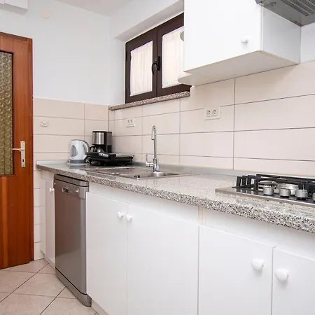 50m From The Apartman Pjescana Uvala
