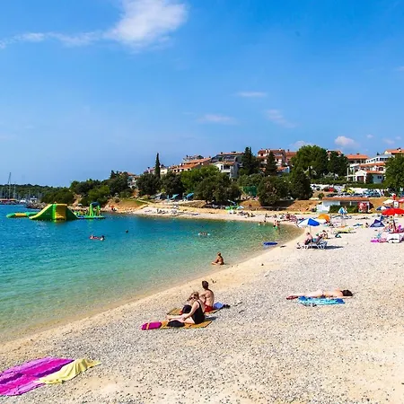 Apartment 50m From The Pjescana Uvala